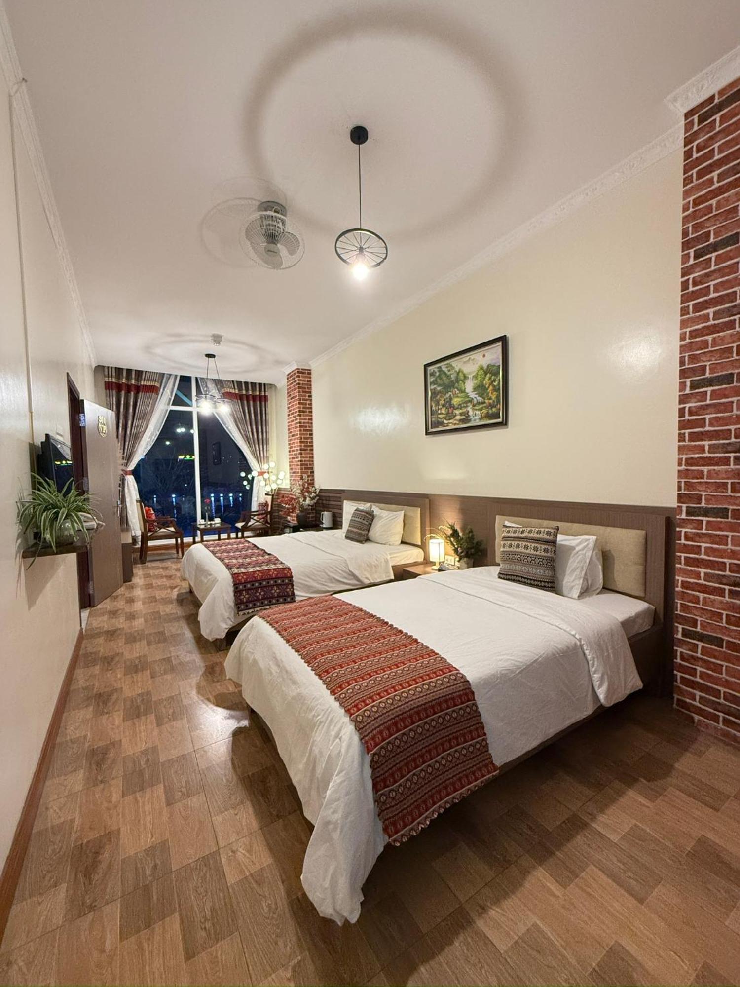 Ta Lan Than Anh Hong Hotel מראה חיצוני תמונה